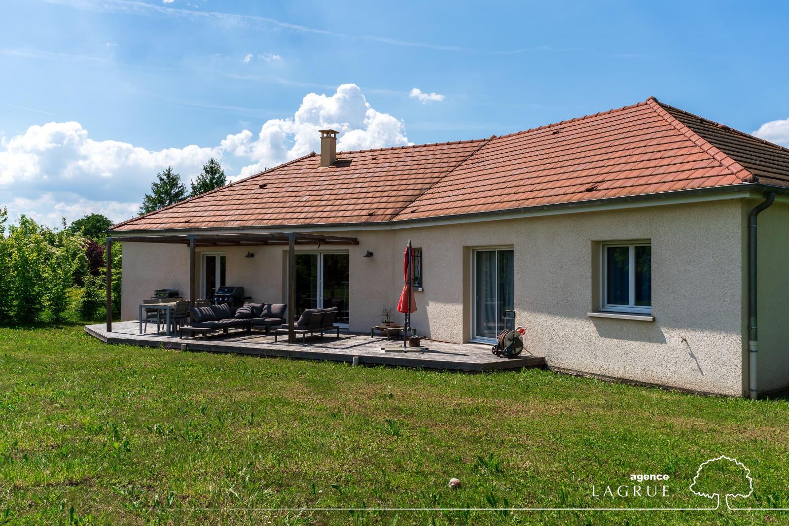 maison 6 pièces - CUSSET