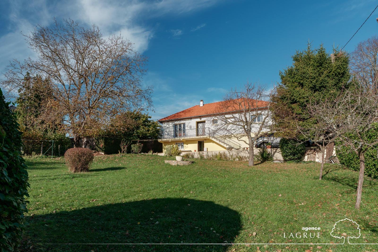 maison 6 pièces - CUSSET