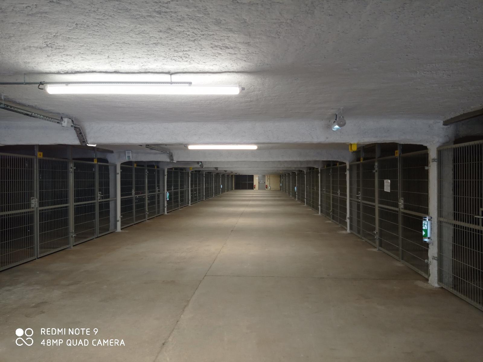 parking  pièces - VICHY
